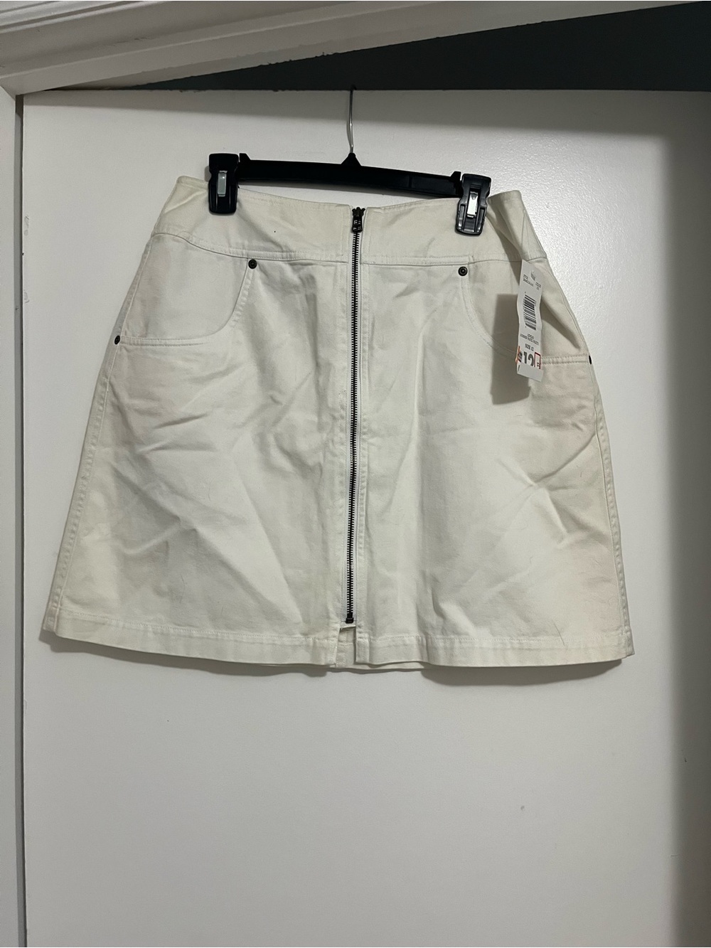 Women’s White Front-Zip A-Line Skirt Brand New with tags